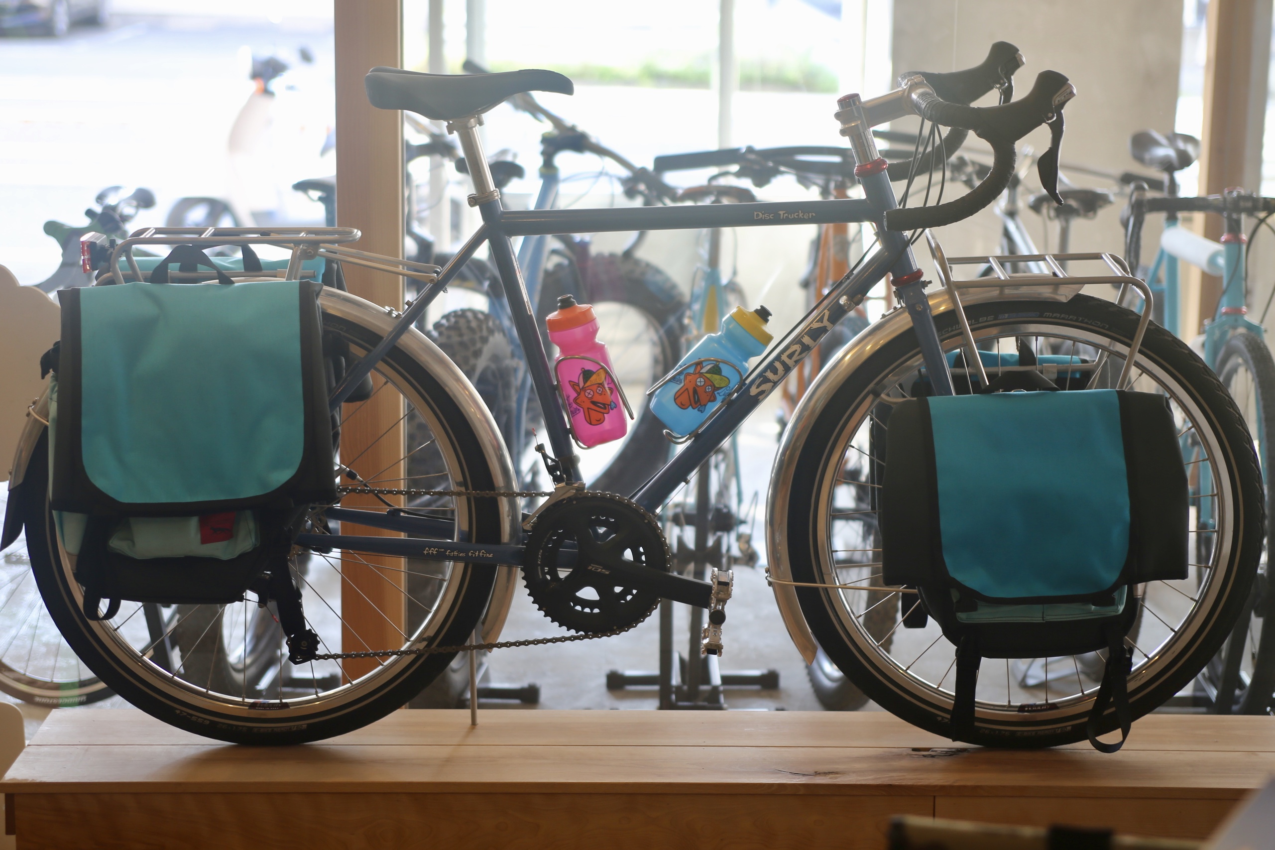 通勤でも楽しく乗れる キャンプツーリング系自転車 特集です 広島の自転車ショップ ファットバイク シングルスピード ロングテールバイク シクロクロス ハンドメイドフレームなど Grumpy グランピー