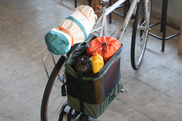 女子必見 最小限のおしゃれなアイテムを自転車に積んで行くキャンプスタイル 広島の自転車ショップ ファットバイク シングルスピード ロングテールバイク シクロクロス ハンドメイドフレームなど Grumpy グランピー